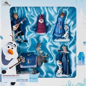 Olaf’s Frozen Adventure Ornament Set of 5